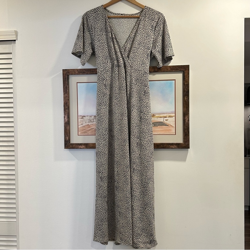 Chapter One Beige and Black Short Sleeve Pattern Tie Waist Midi Dress